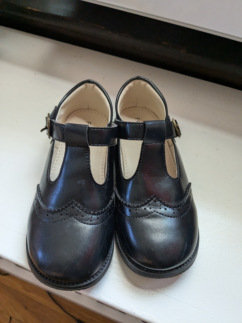 🥰$15 WHEN BUNDLED 🥰Girls' Black T-Strap Dress Shoes with Buckle